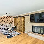 Stunning Old Town Condo Pool And Sunset Views!