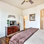 Scottsdale Escape With Community Pool, Golf And Tennis