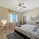 Luxury Estate, Sleeps 24, Sonoran By Homestakes Stays