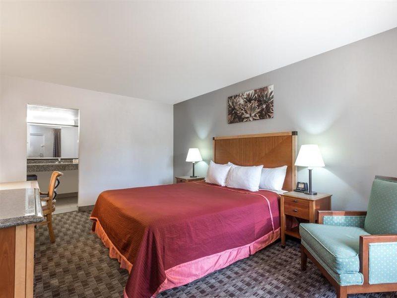 Hotel Howard Johnson By Wyndham Old Town