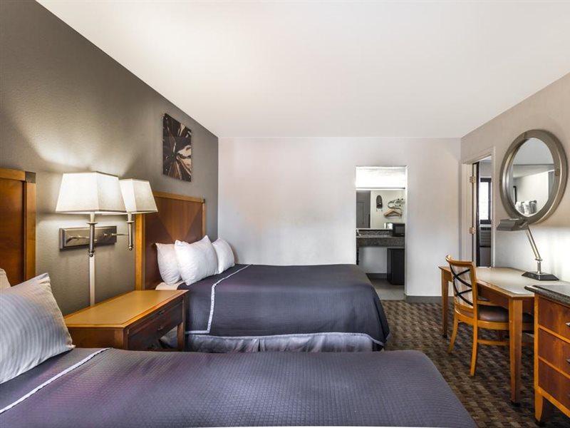 Howard Johnson By Wyndham Old Town 2*