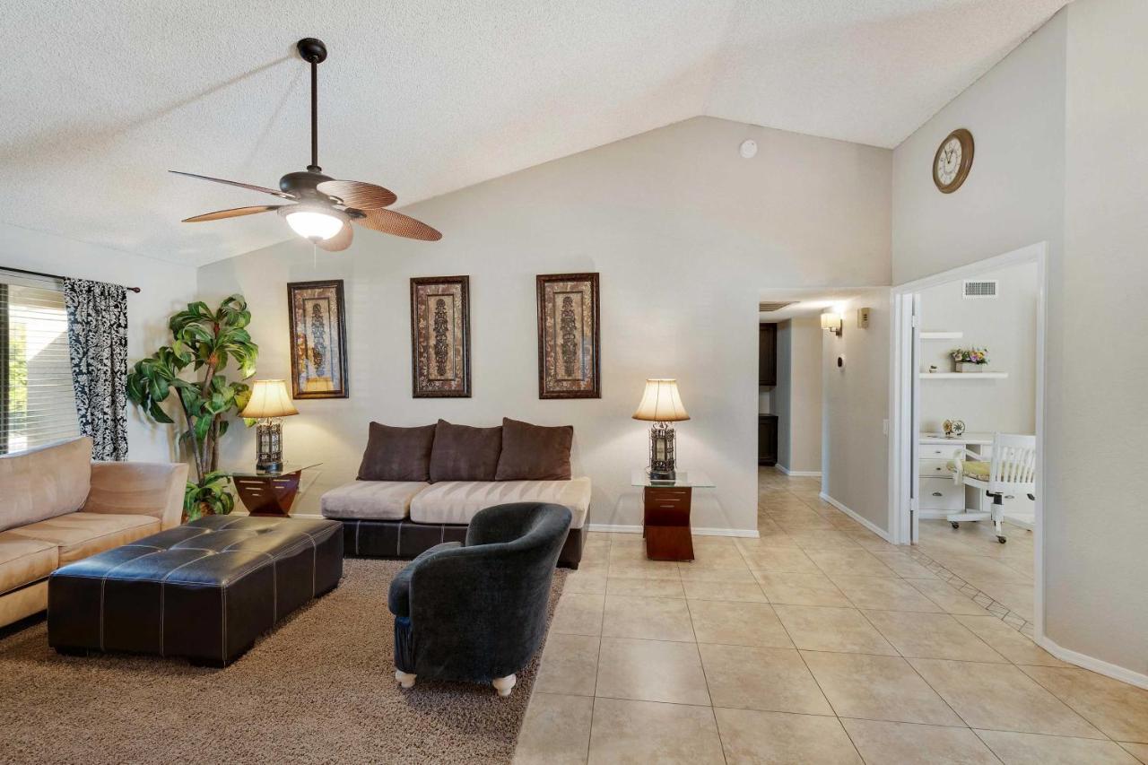 Holiday home Charming With Pool, Hot Tub And Patio! Scottsdale