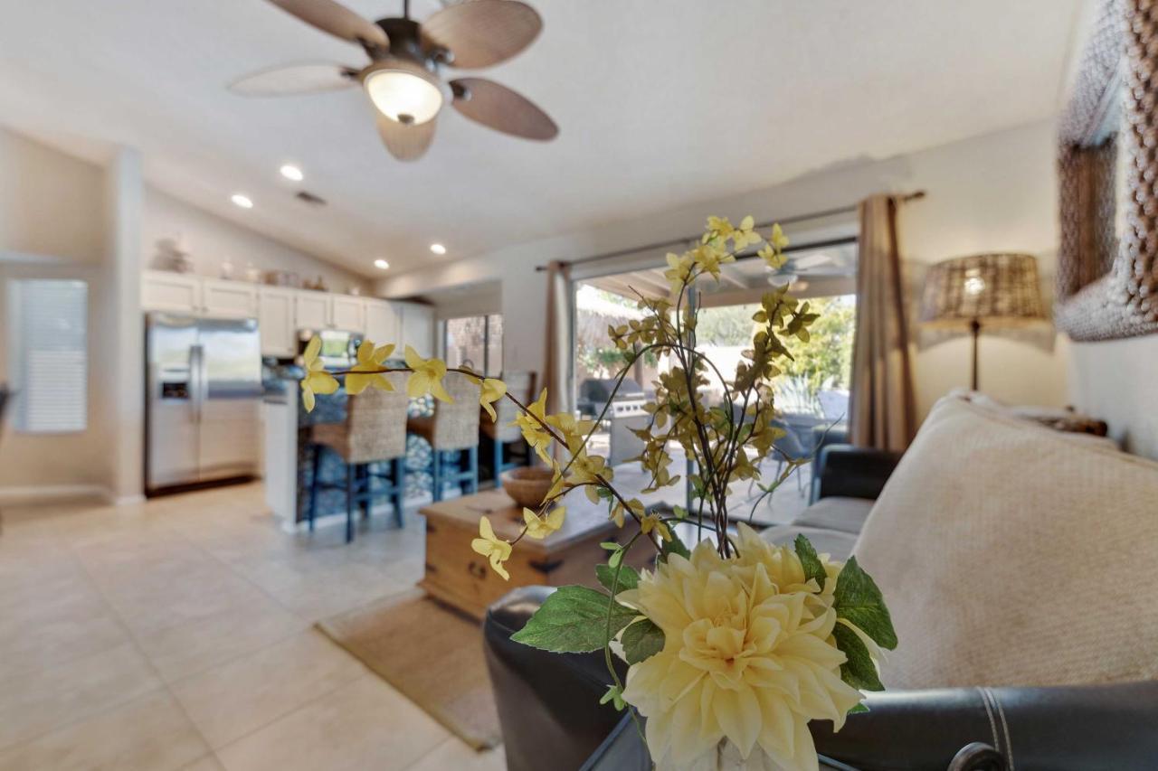 Charming With Pool, Hot Tub And Patio!