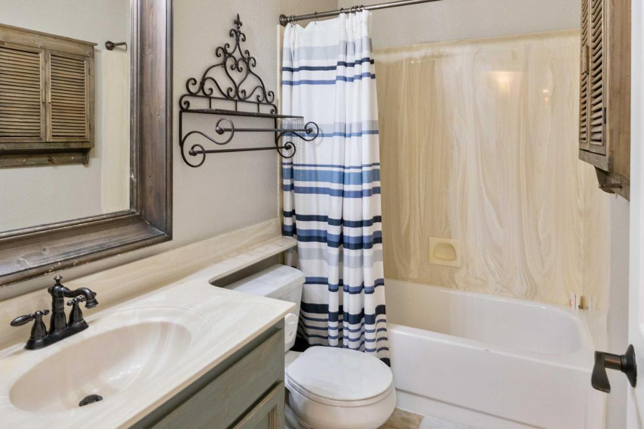Charming With Pool, Hot Tub And Patio! *