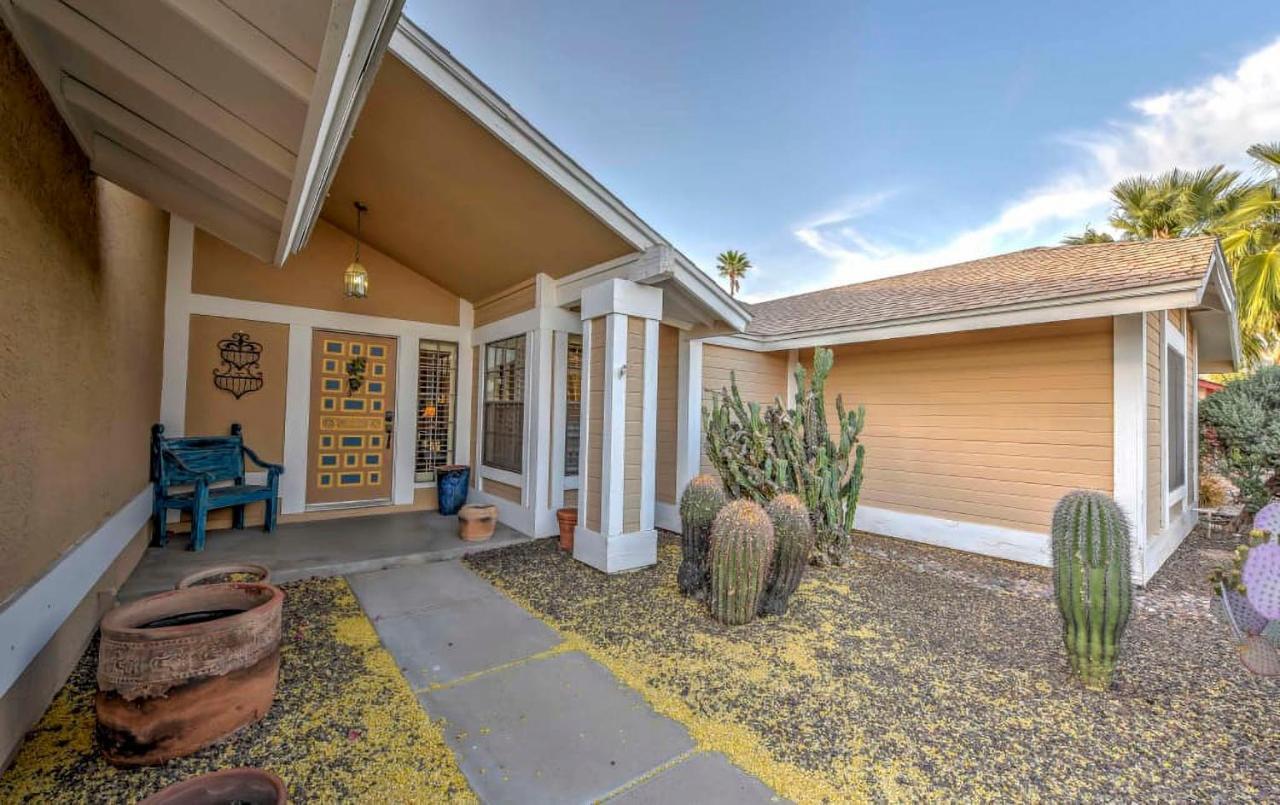 Holiday home Charming With Pool, Hot Tub And Patio!