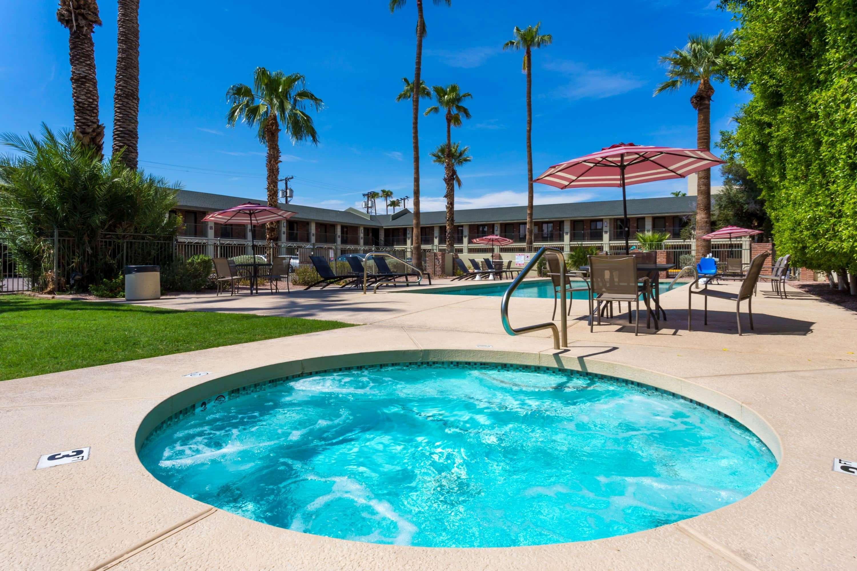 Howard Johnson By Wyndham Old Town Scottsdale