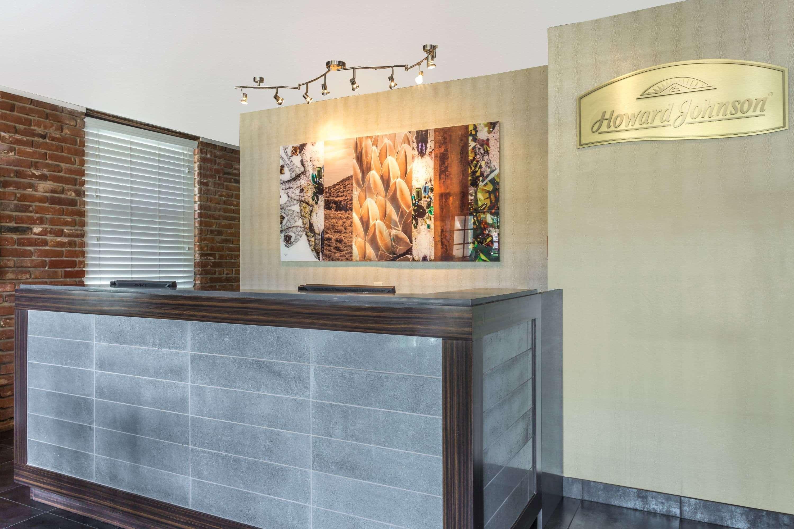 Howard Johnson By Wyndham Old Town Scottsdale