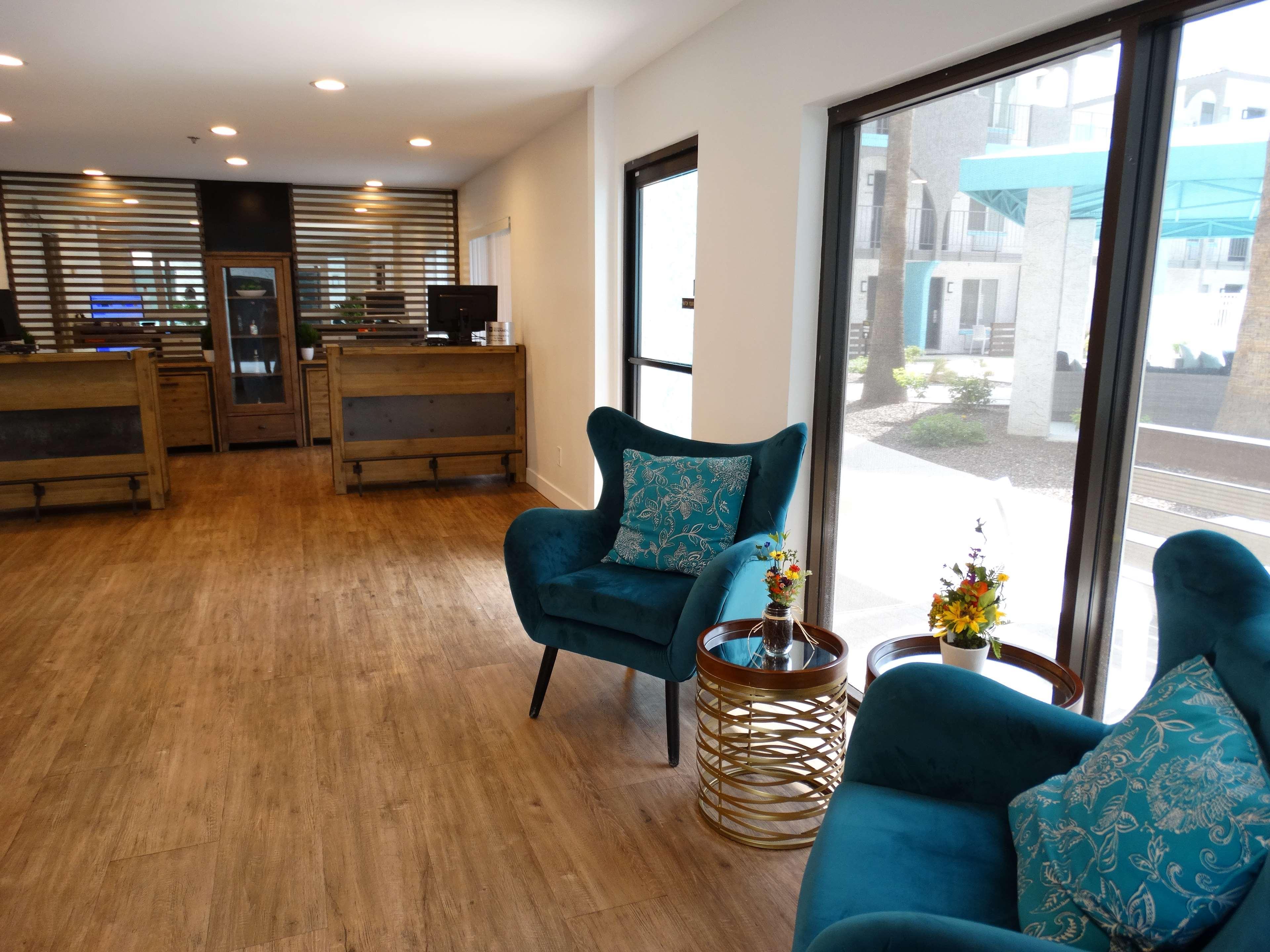 Bixby Hotel 3*