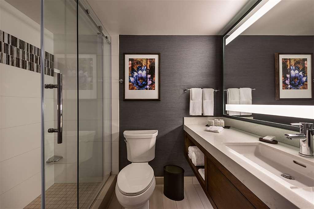 Embassy By Hilton Resort Scottsdale