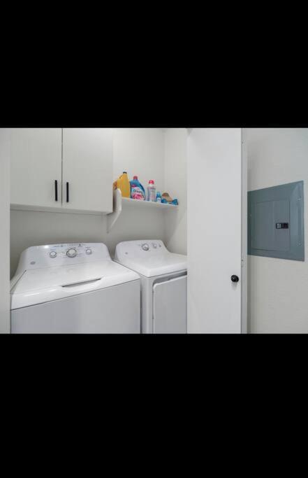 Modern 2 Bedroom Apt In Apartamento *