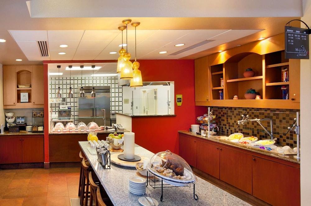 Hilton Garden North/perimeter Center Hotel 3*