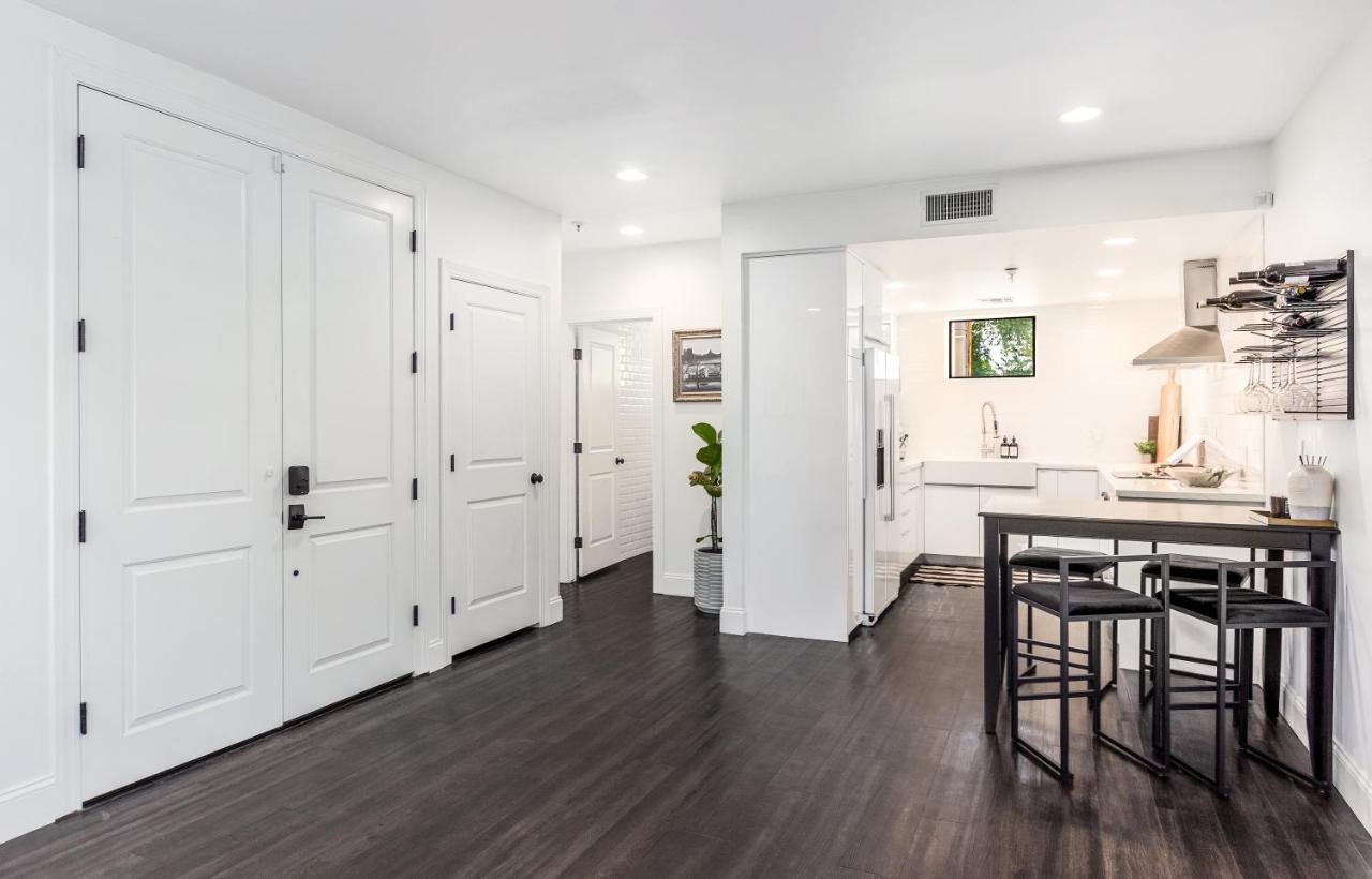 Live Above Shops And Restaurants In Oldtown Holiday home Scottsdale