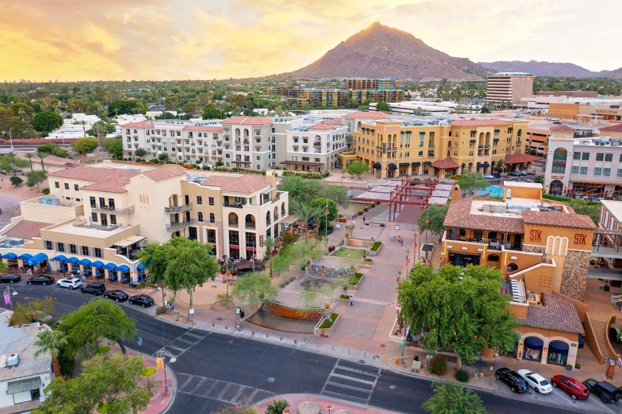 Live Above Shops And Restaurants In Oldtown Holiday home Scottsdale
