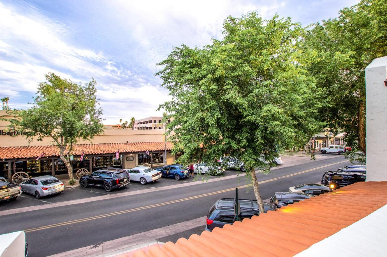 Live Above Shops And Restaurants In Oldtown *