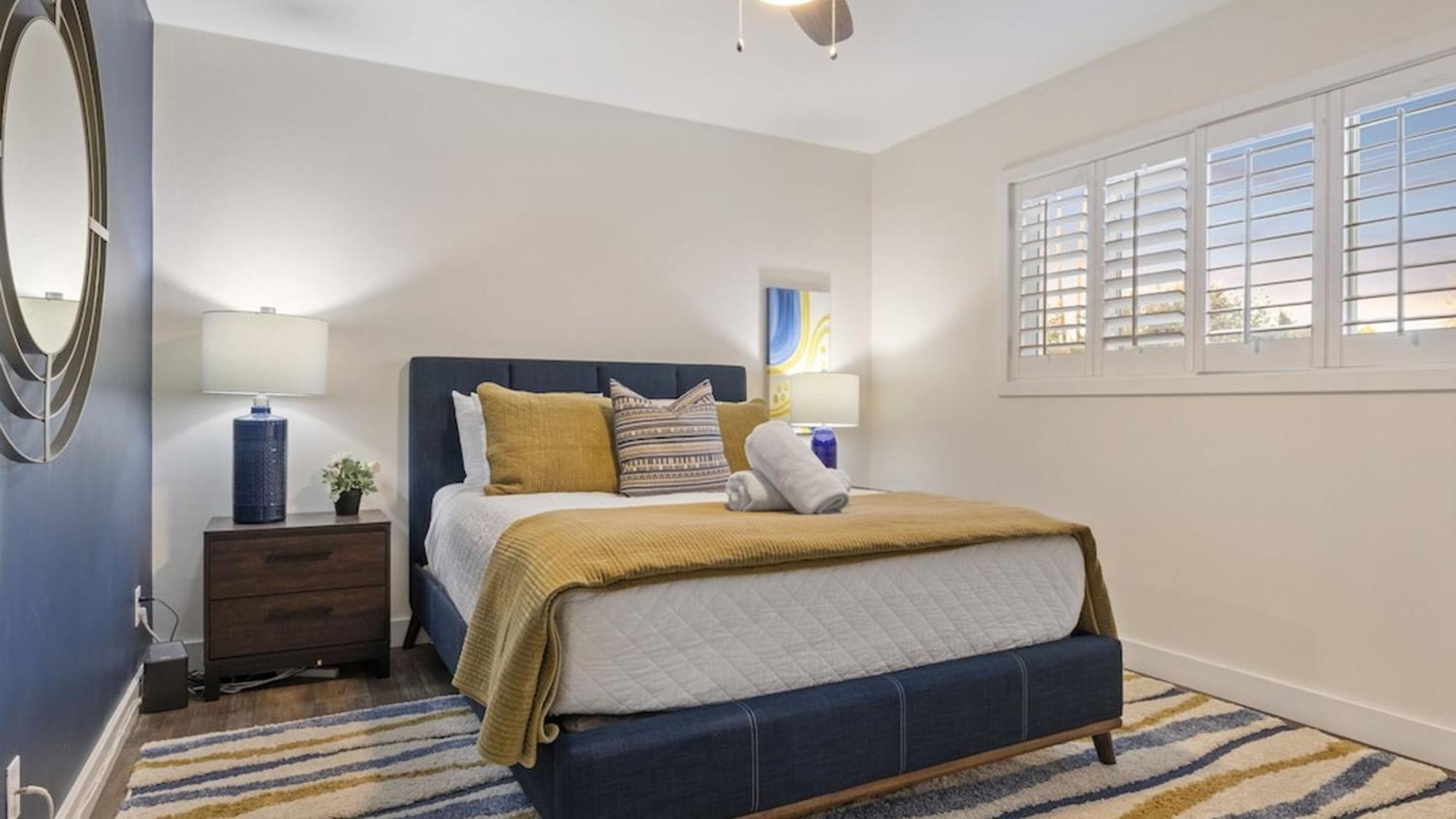 Just Listed Modern Classy 4 Bdrm Heart Of Oldtown Casa de férias *