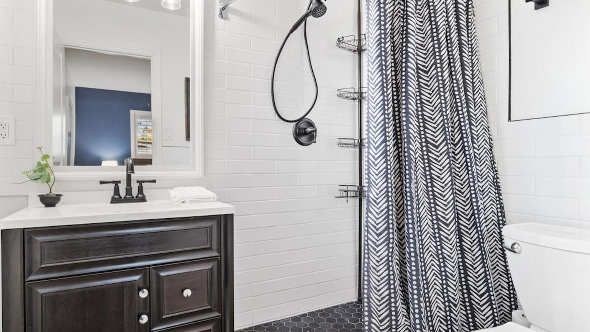Casa de férias Just Listed Modern Classy 4 Bdrm Heart Of Oldtown