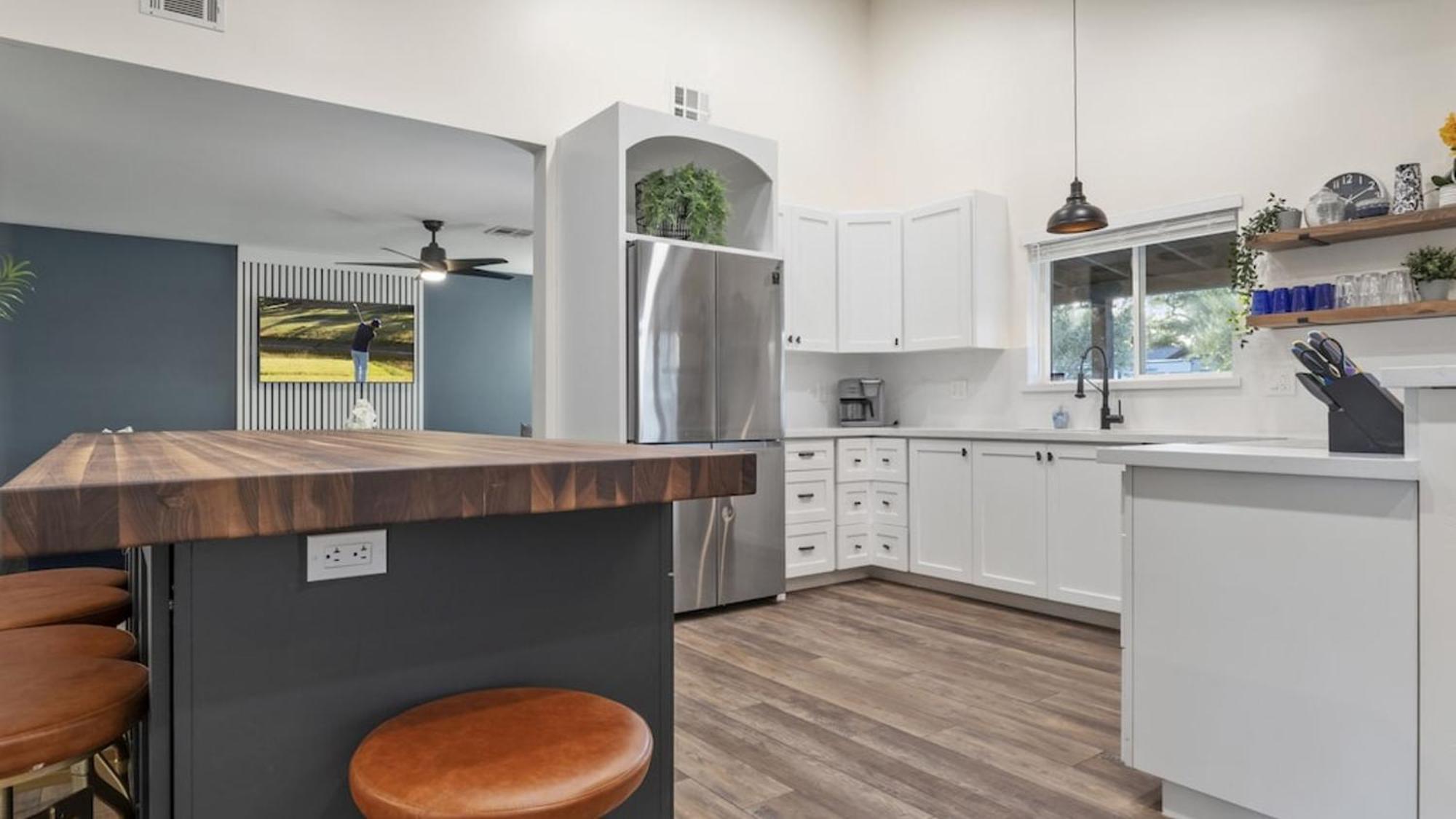 Just Listed Modern Classy 4 Bdrm Heart Of Oldtown Casa de férias *