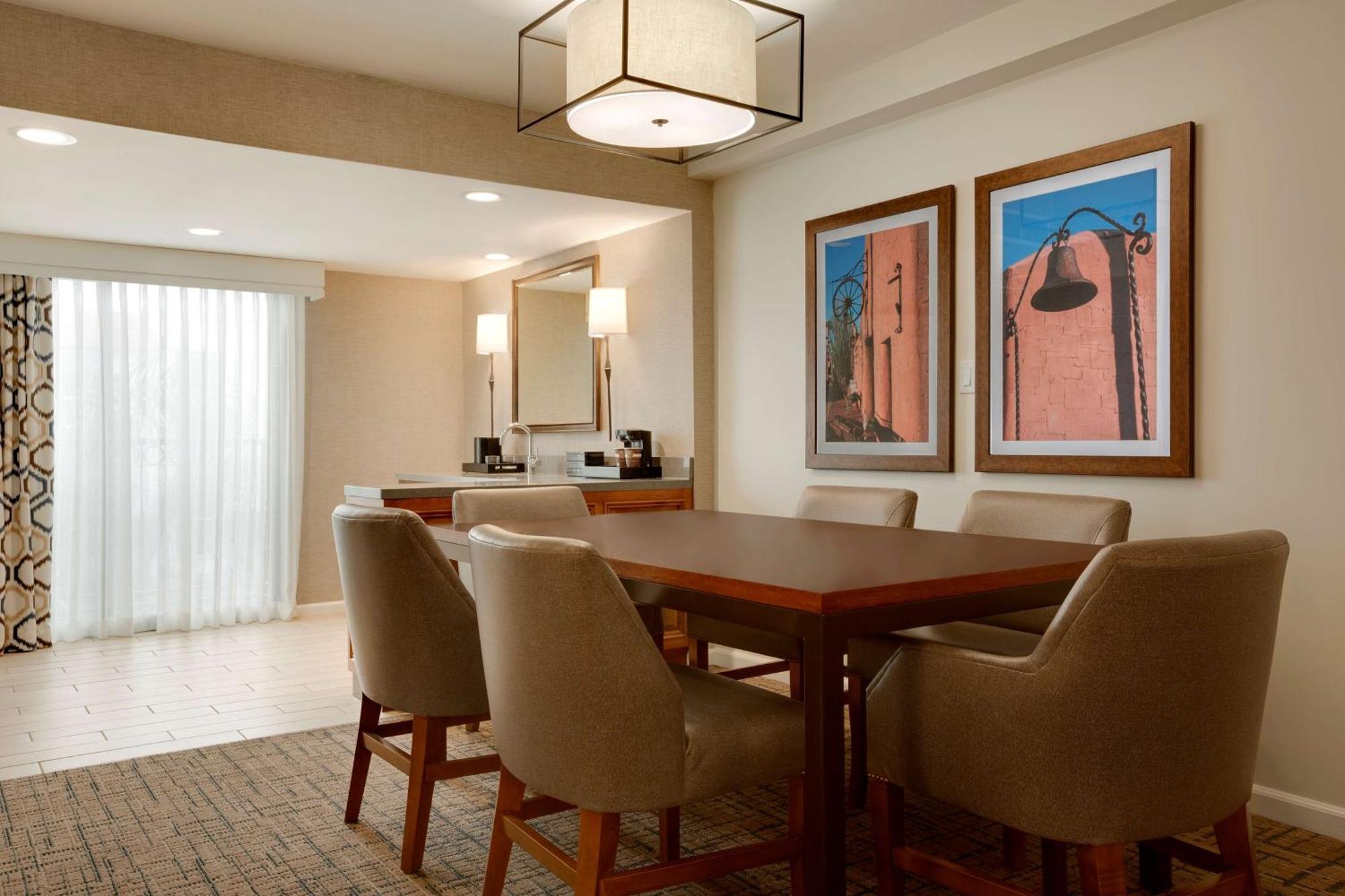 Resort Embassy By Hilton Scottsdale