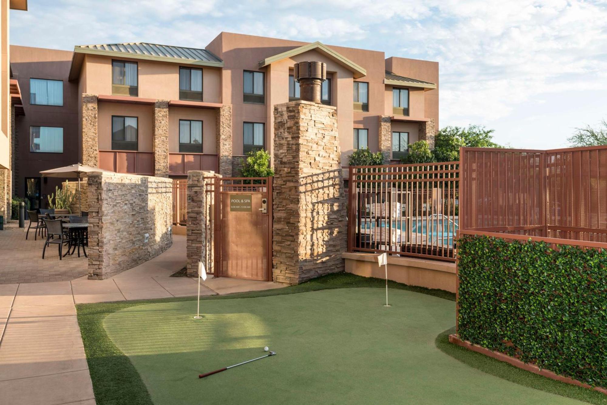 Hilton Garden North/perimeter Center 3*