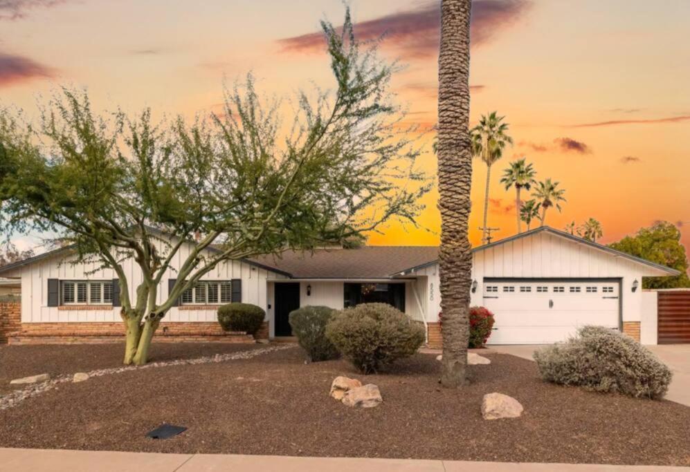 Sunshine On Sells, Pool & Bbq Grill * Scottsdale