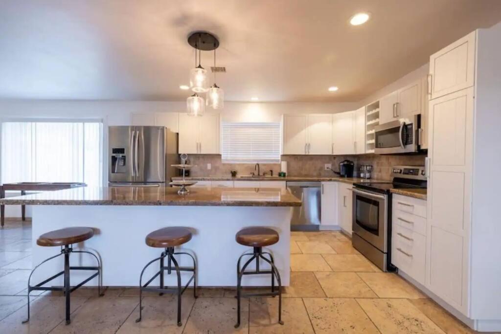 Sunshine On Sells, Pool & Bbq Grill Holiday home