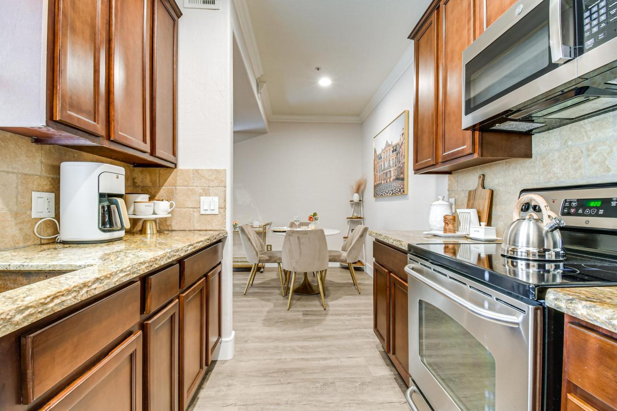 Lovely Retreat Pool And Hot Tub Access! * Scottsdale