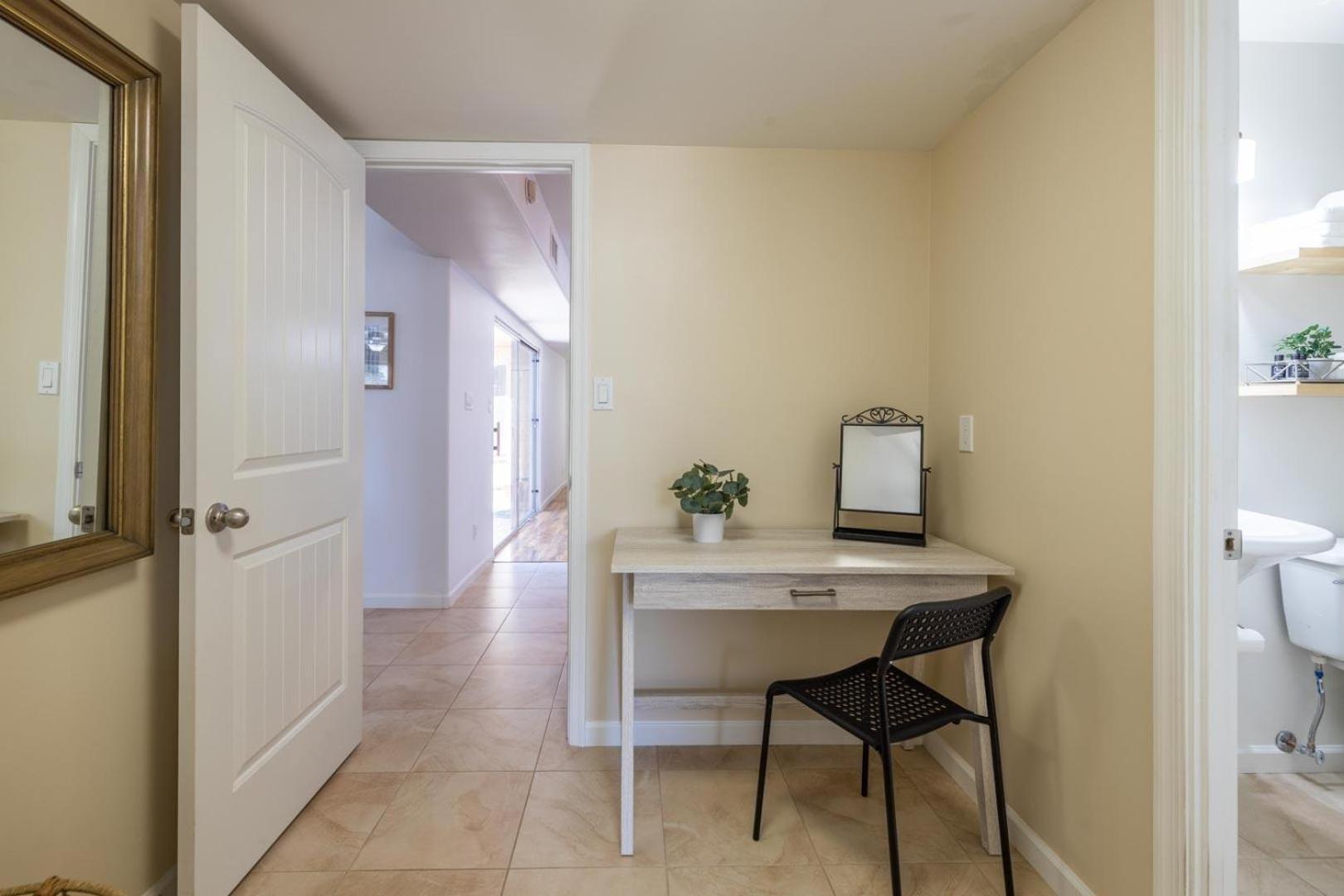 Orange Blossom Apartment