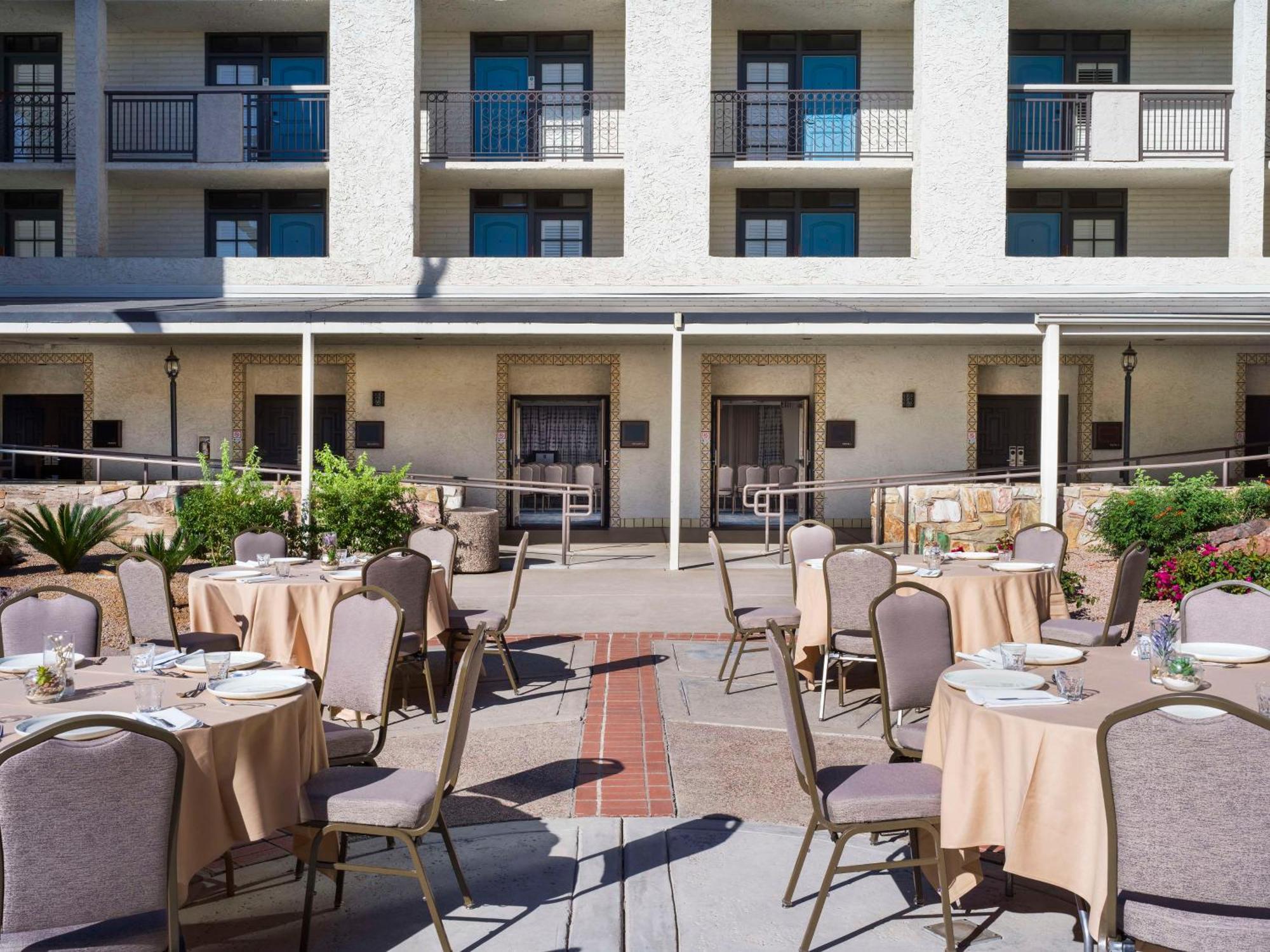 Embassy By Hilton 4* Scottsdale