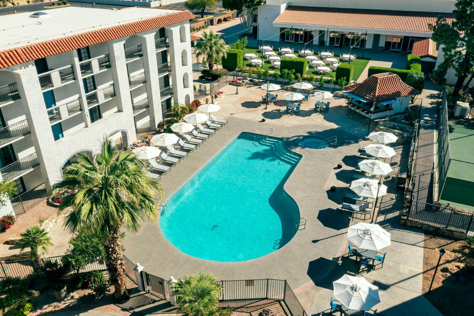 Resort Embassy By Hilton 4*