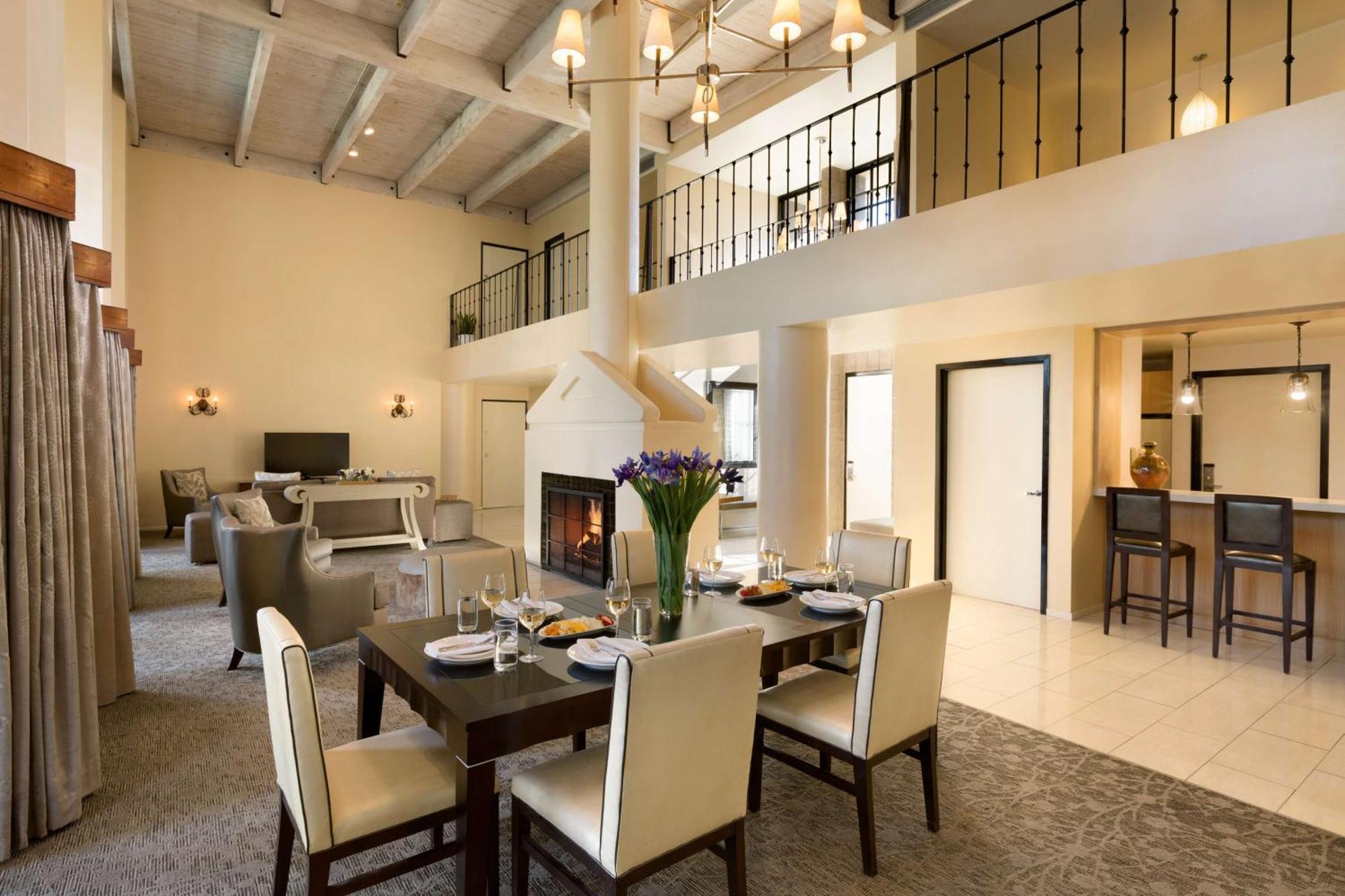 Doubletree By Hilton Paradise Valley 4*