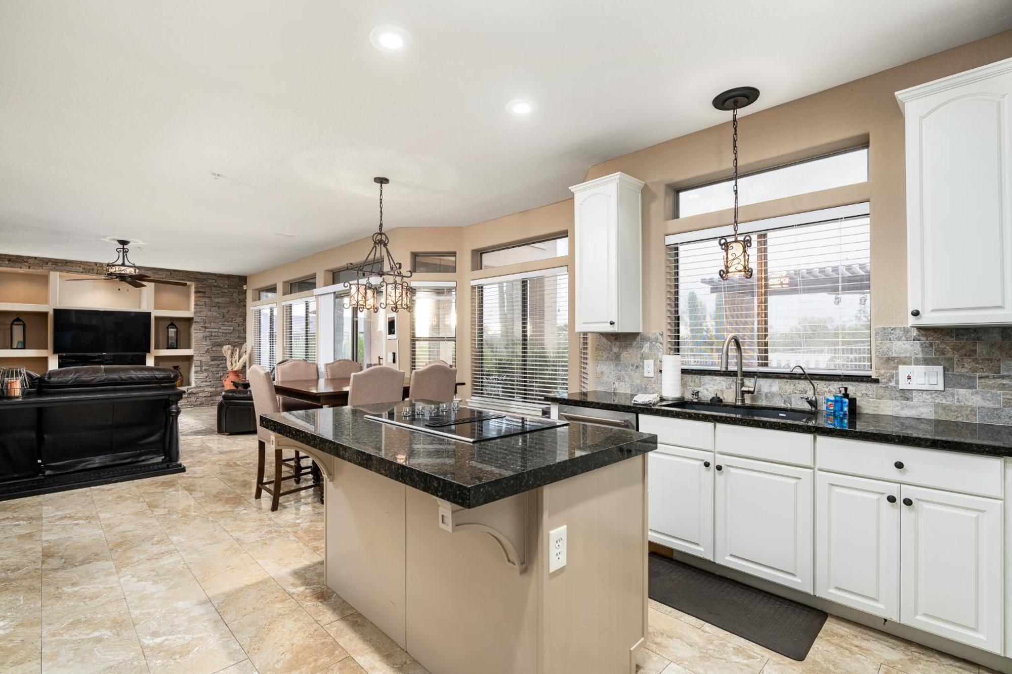Pinnacle Perfection By Porter Heated Pool W Outdoor Putting Holiday home Scottsdale