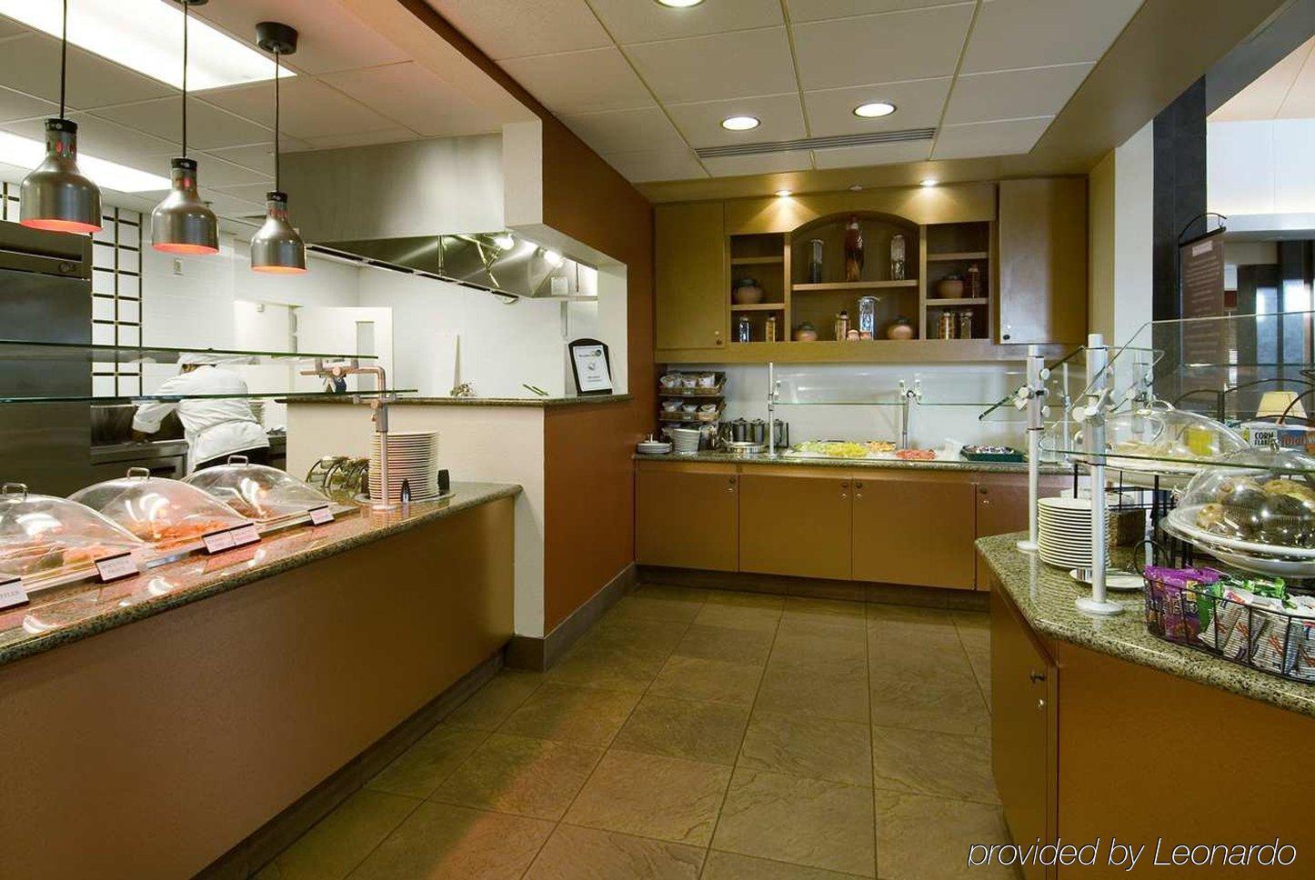 Hilton Garden North/perimeter Center 3*