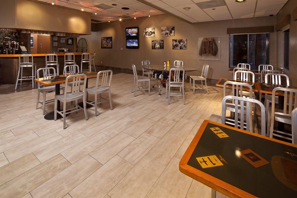 Western Thunderbird 3* Scottsdale