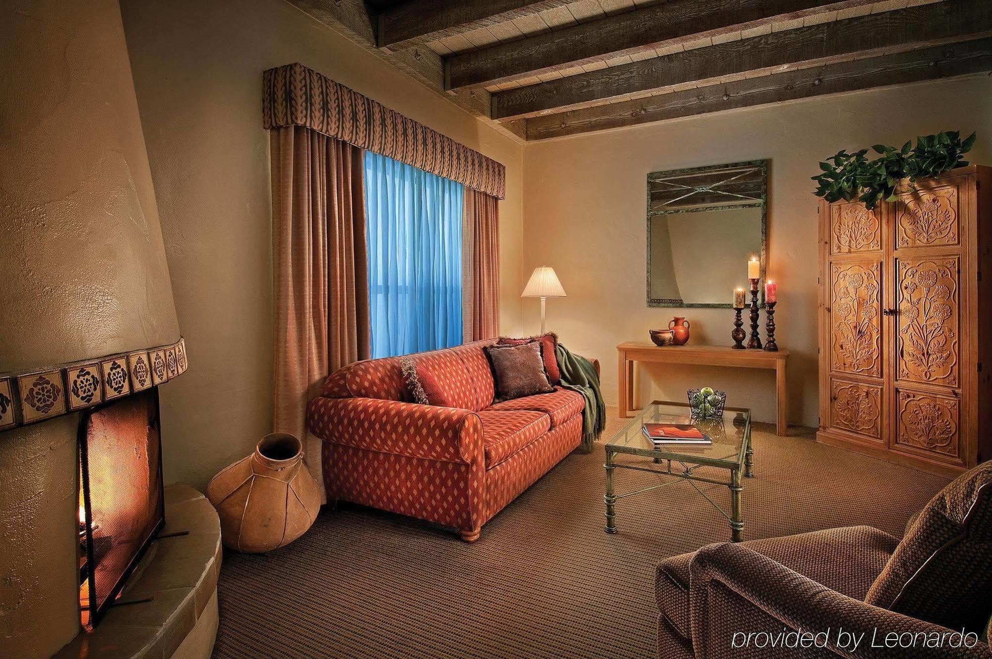 Cottonwoods & Hotel 3*