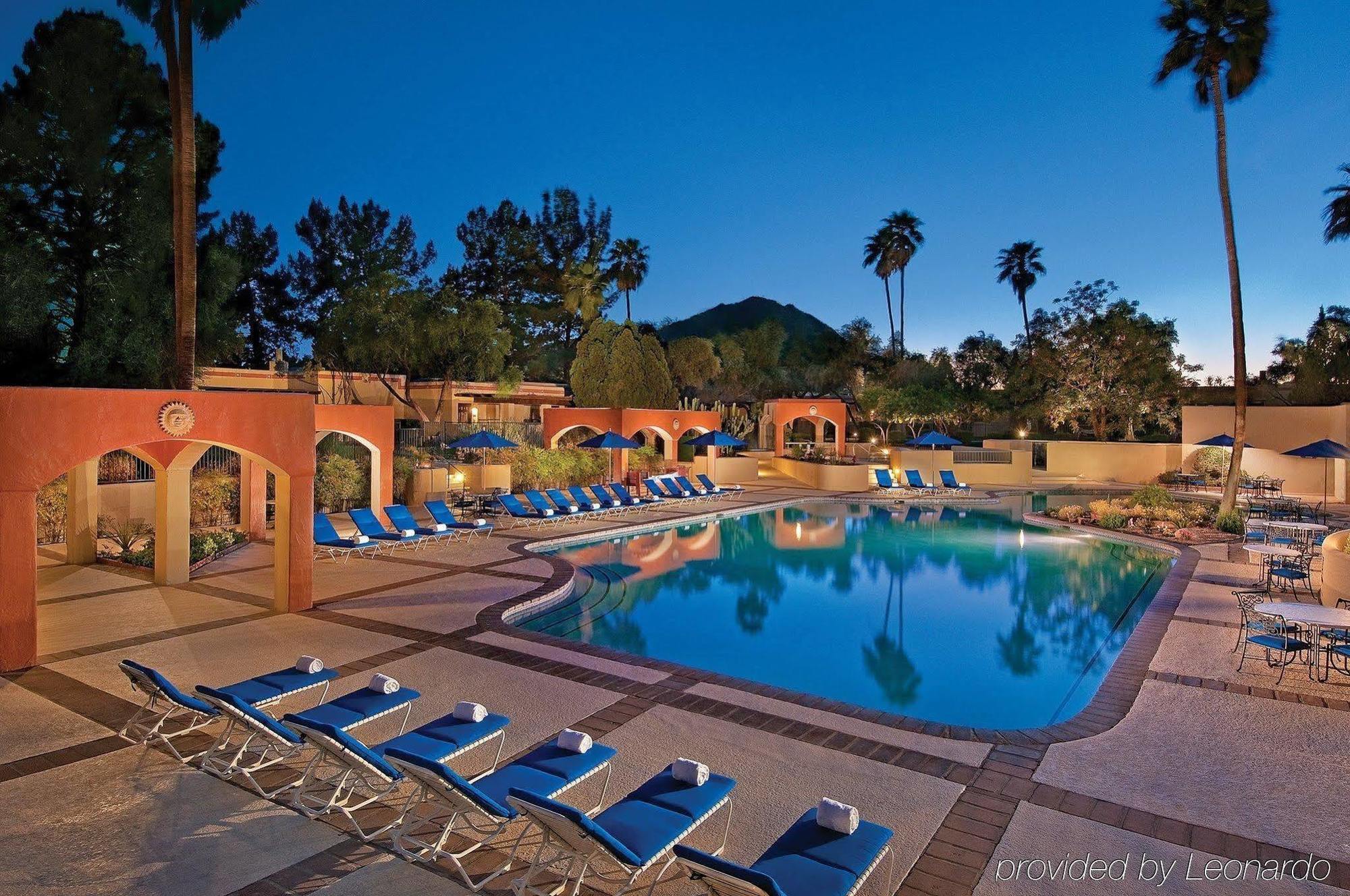 Cottonwoods & Hotel 3*