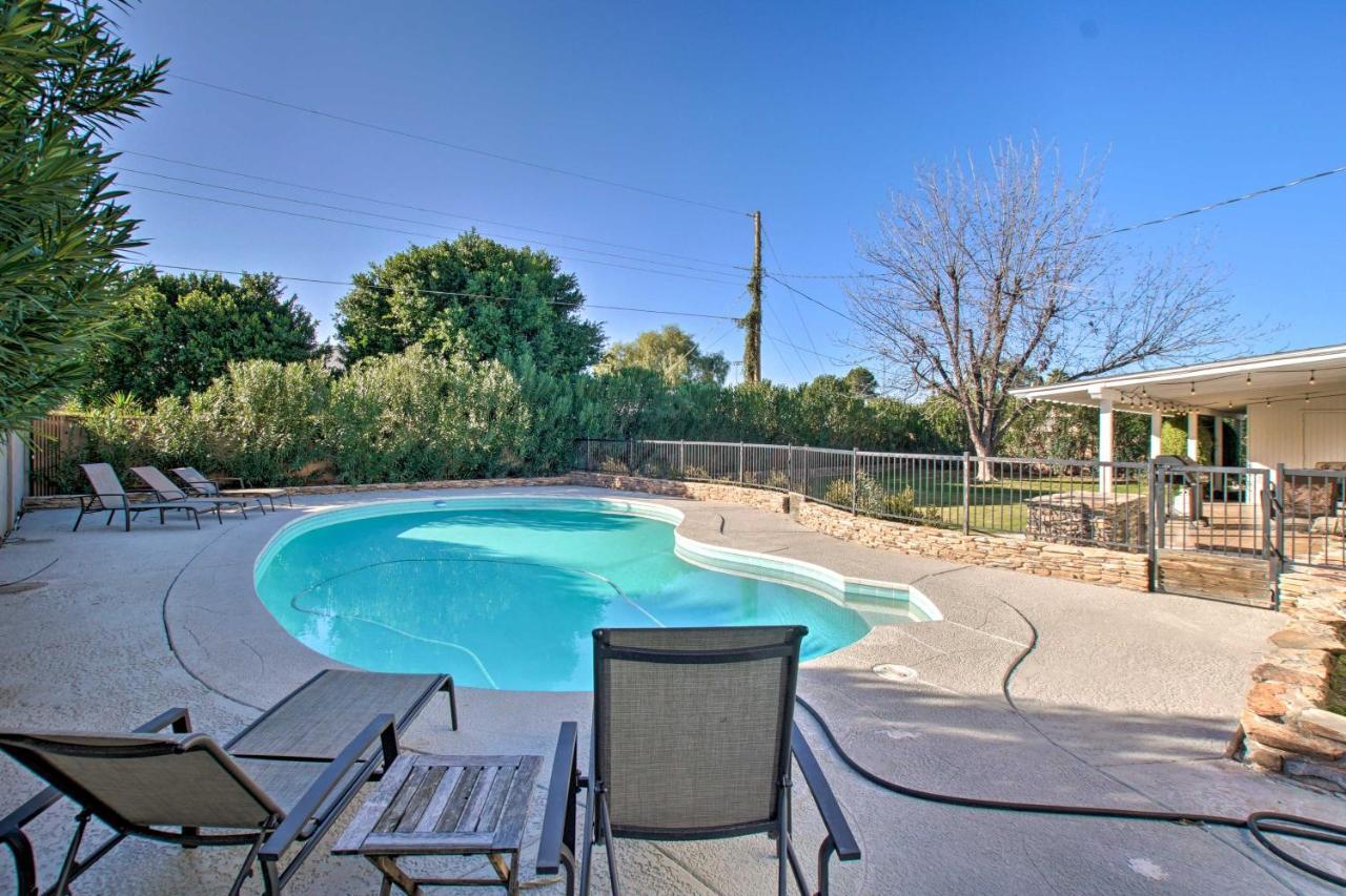 Upscale With Pool 3 Mi To Old Town! Holiday home