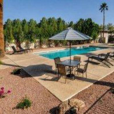 Howard Johnson By Wyndham Old Town Hotel Scottsdale