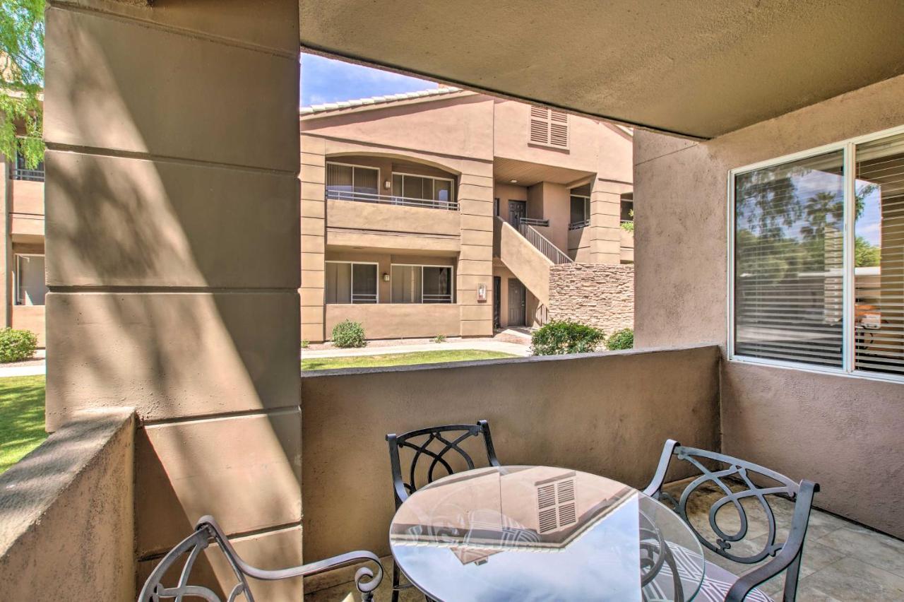 With Pool Walk To Kierland Apartment