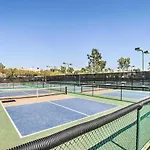 Scottsdale Condo With Pool And Patio, 5 Mi To Old Town