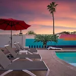 Girls Getaway Haven Outdoor Bar W Pool & Hot Tub