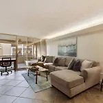 Old Town Condo With 2 King Size Suites