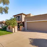 Modern Scottsdale Townhome With Heated Pool Access