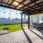 Old Town Cactus Casa With Master, Hot Tub, Putt Putt