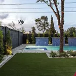 Bella Rosa- Close To Old Town With Pool & Hot Tub