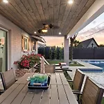 Bella Rosa- Close To Old Town With Pool & Hot Tub