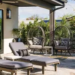 75Th Place Home - Luxe Pool Spa Walk To Old Town