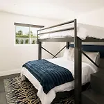 75Th Place Home - Luxe Pool Spa Walk To Old Town