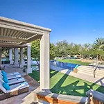 Lavish Paradise Valley Home With Sports Court And Pool