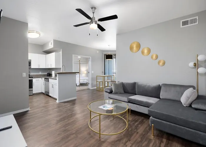Luxury Mountain View 2Br With Balcony Located In Scottsdale