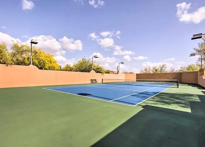 Scottsdale Escape With Community Pool, Golf And Tennis